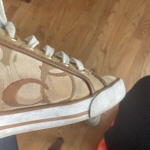 Coach signature brown white shoes womens 9 casual flat